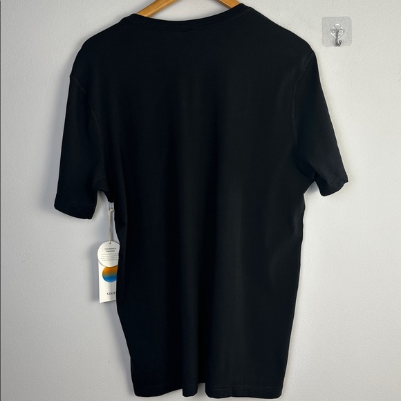NEW Men’s Vuori Ever Performance Henley Black Large Active T-Shirt Buttery Soft - Picture 10 of 16